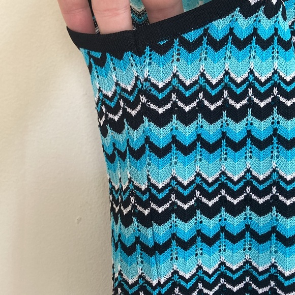 Vintage Exclusively Misook Geometric Pointelle Sleeveless Blouse Size Medium - Picture 6 of 8